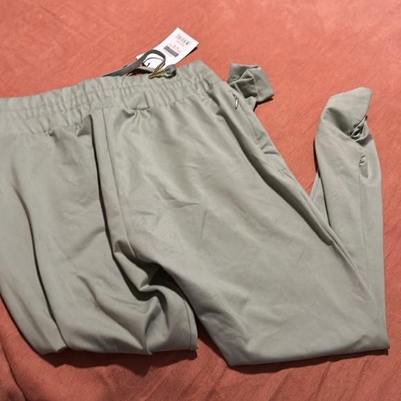 Gymshark x Whitney Simmons Moss Green Joggers Small NWT - Picture 8 of 9